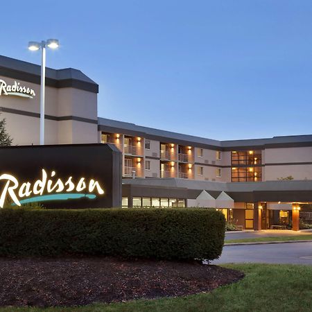 Radisson Akron-Fairlawn Copley Montrose Exterior photo