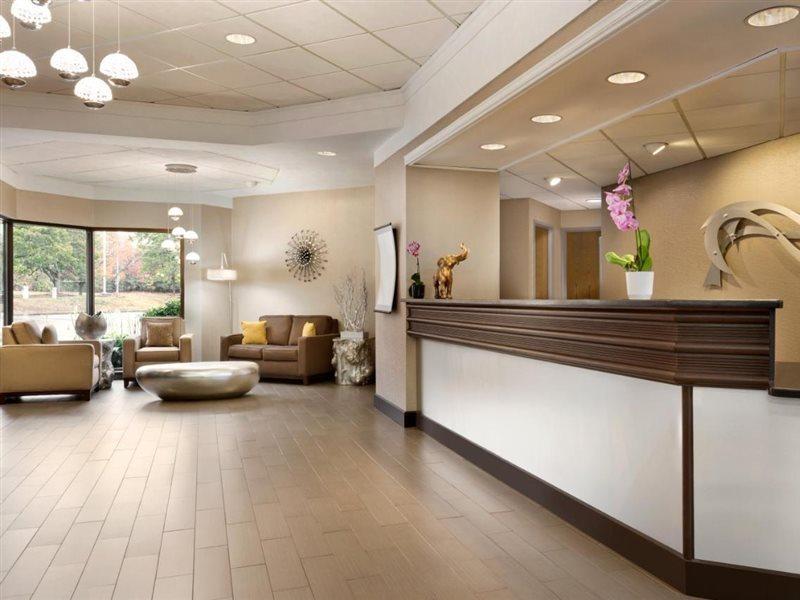 Radisson Akron-Fairlawn Copley Montrose Exterior photo
