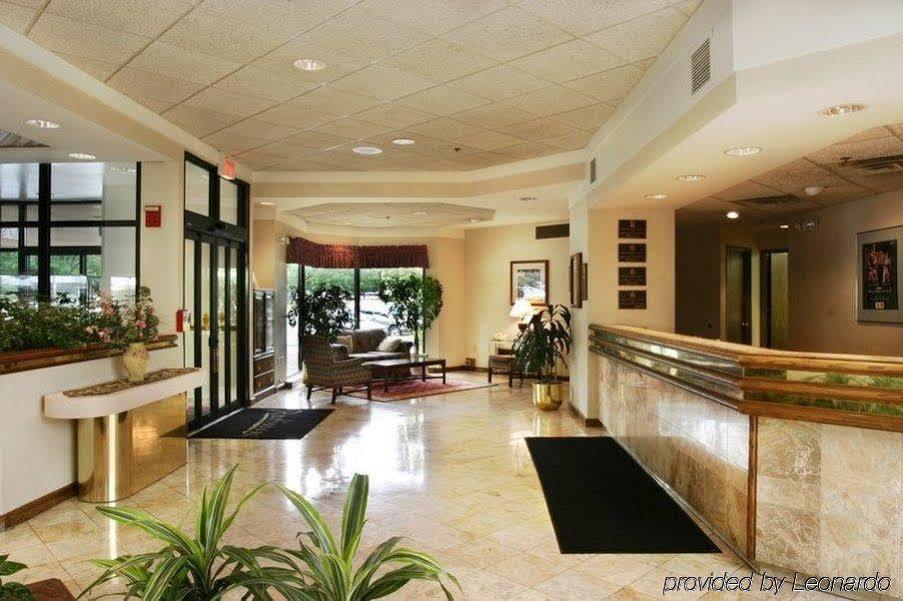 Radisson Akron-Fairlawn Copley Montrose Exterior photo